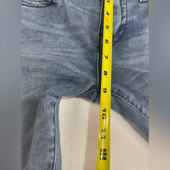 True Religion Riley knee length shorts light Wash mid rise Bermuda shorts Sz 26 - Picture 8 of 11